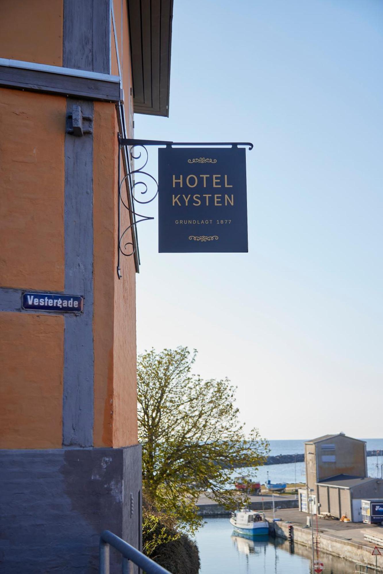 Hotel Kysten Hasle ภายนอก รูปภาพ